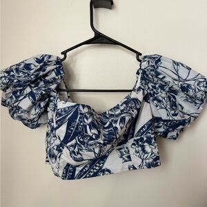 Abercrombie & Fitch Blue and White Floral Crop Top